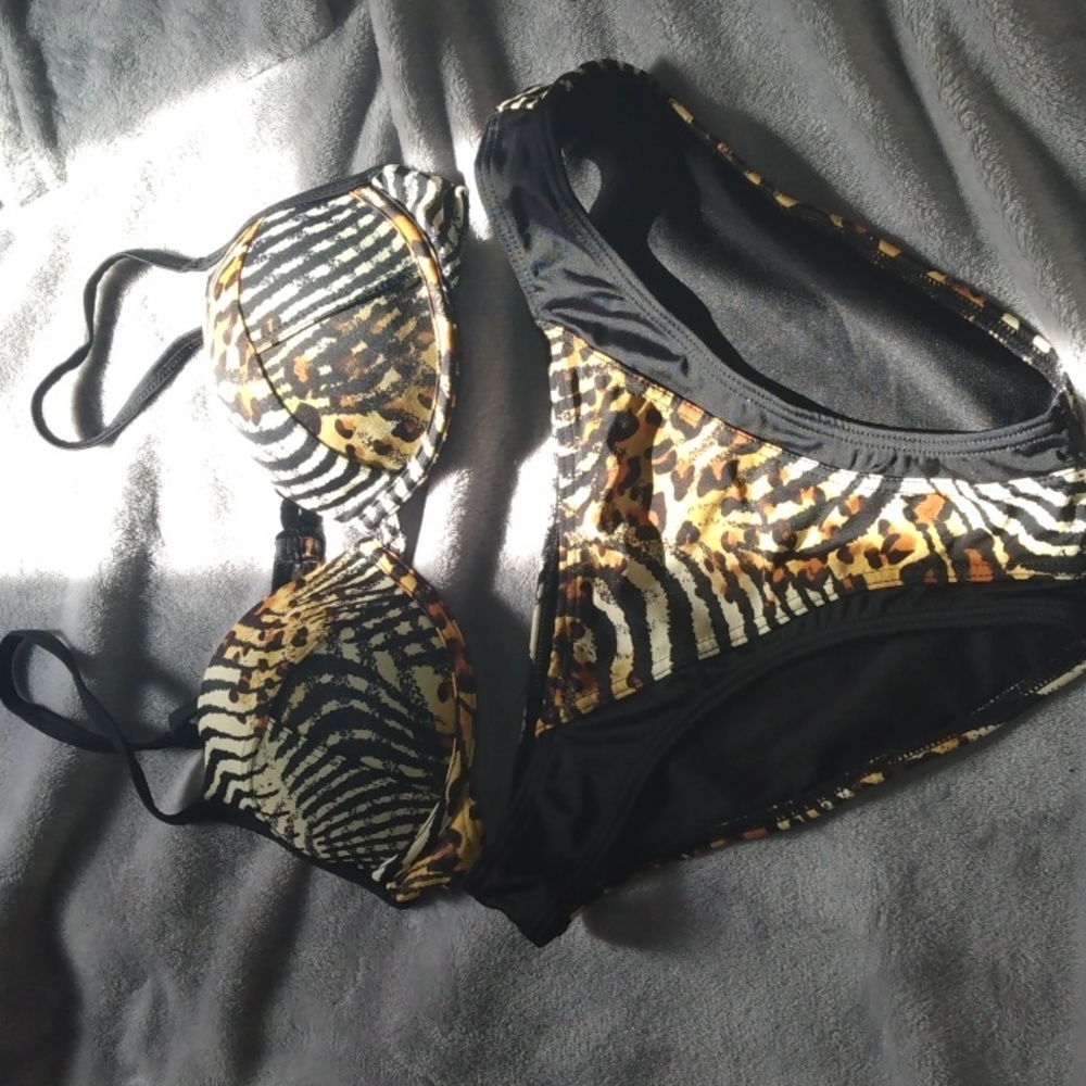 Women's swimwear animal print bikini top and bottom set size (40uk) Medium